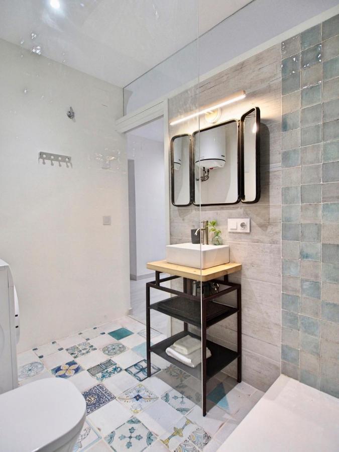 Elena Apartments Жирона Экстерьер фото